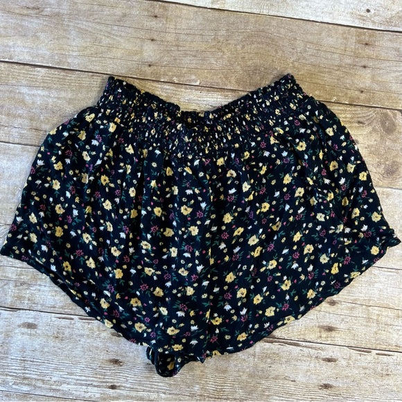 Ecote Medium Womens Shorts Floral High Waist - Picture 2 of 4